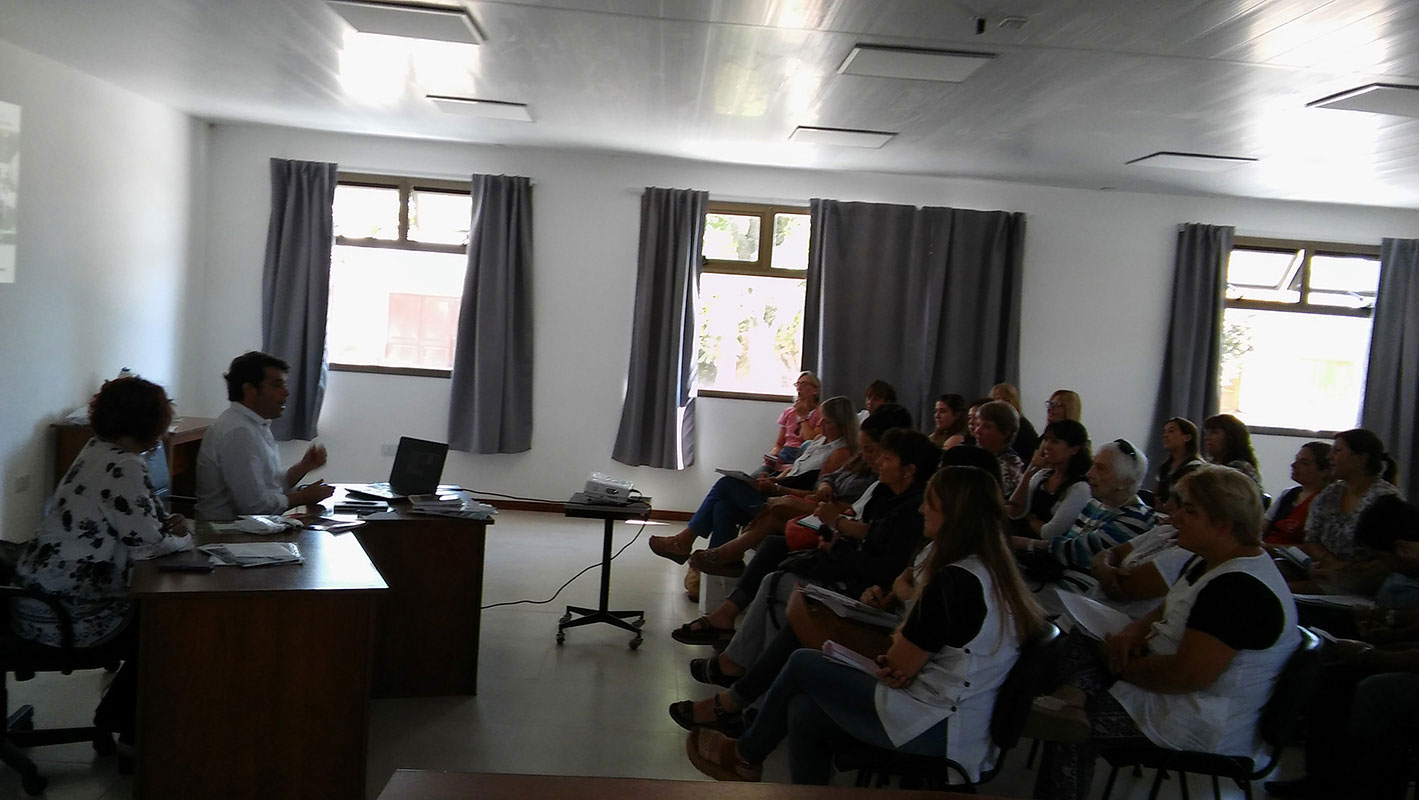 Taller con docentes - como enseñar la historia local