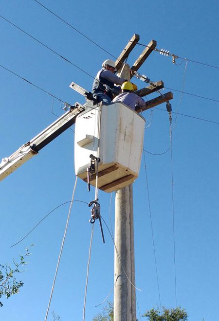 Mantenimiento de linea de media tensión Rural en Paraje la Azotea